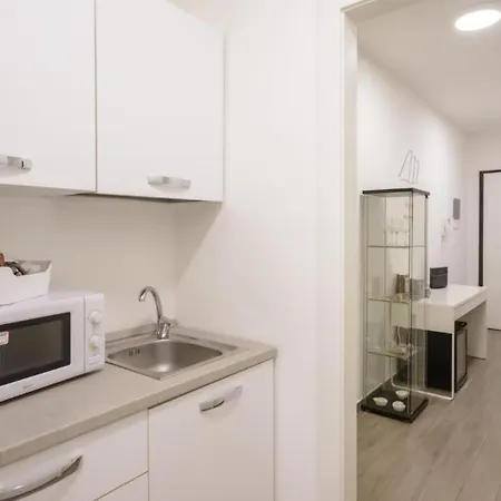 Airport Palese Luxury 2 3*